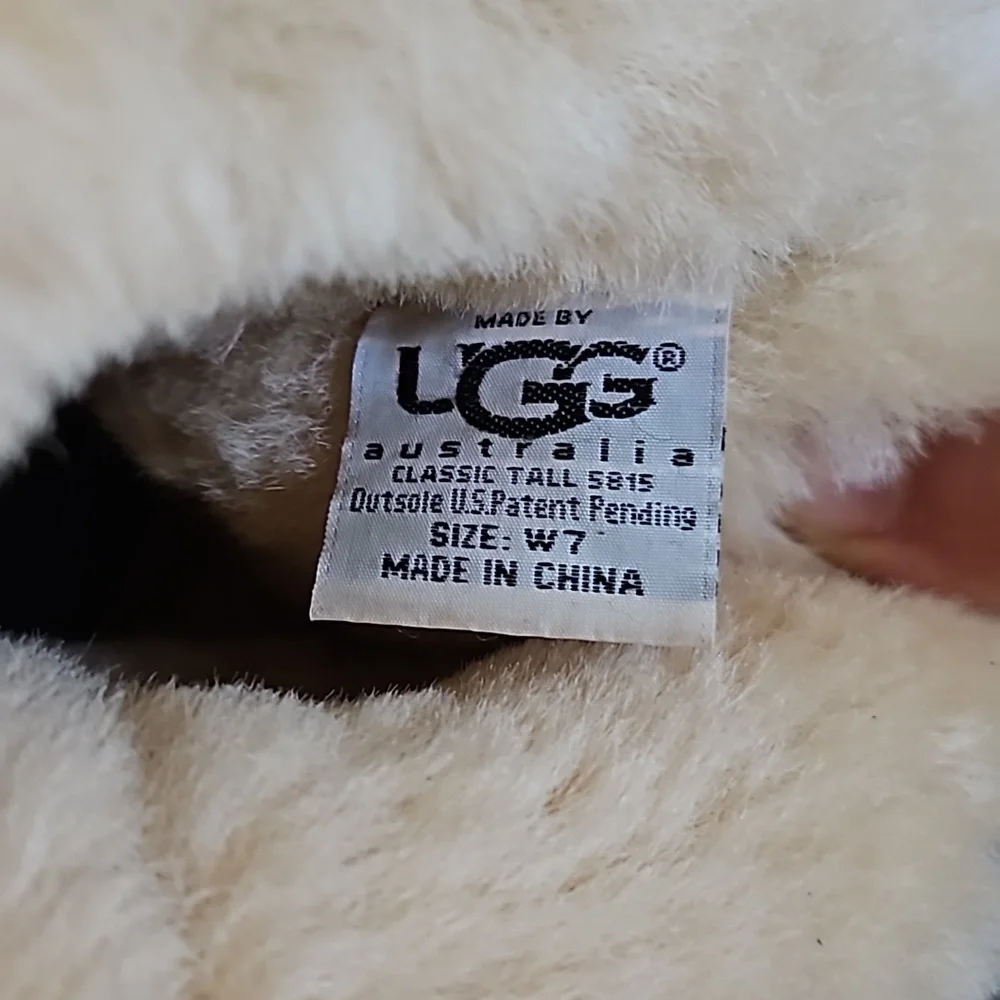 UGG AUSTRALIA SHEEPSKIN CLASSIC  TALL BOOTS CHESTNUT SIZE 7 $200 - Picture 2 of 7